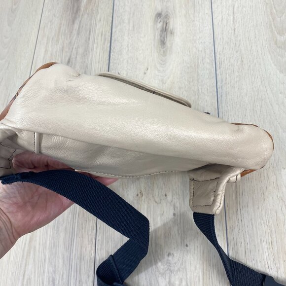 Hand tooled Leather Rose Waist Bag Fanny Pack - Picture 5 of 12